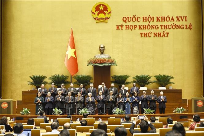 Chủ tịch Quốc hội Trần Thanh Mẫn với đại diện các Tổ chức Nghị sĩ hữu nghị Việt Nam của Quốc hội khóa XVI và đại biểu quốc tế. Ảnh: Doãn Tấn - TTXVN