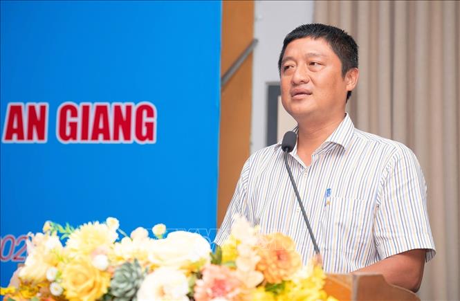 Ông Trần Nguyễn Bá, Phó Giám đốc Sở Văn hoá và Thể thao tỉnh An Giang phát biểu. Ảnh: Công Mạo-TTXVN