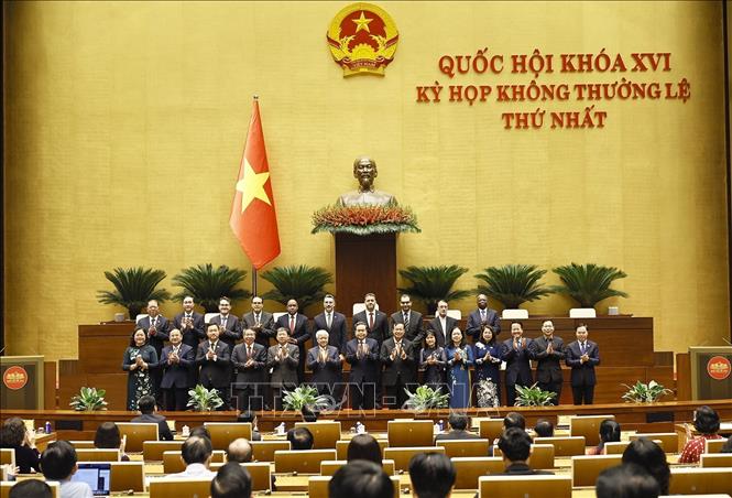 Chủ tịch Quốc hội Trần Thanh Mẫn với đại diện các Tổ chức Nghị sĩ hữu nghị Việt Nam của Quốc hội khóa XVI và đại biểu quốc tế. Ảnh: Doãn Tấn - TTXVN
