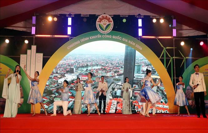 Một tiết mục văn nghệ tại lễ khai mạc. Ảnh: Công Tường-TTXVN