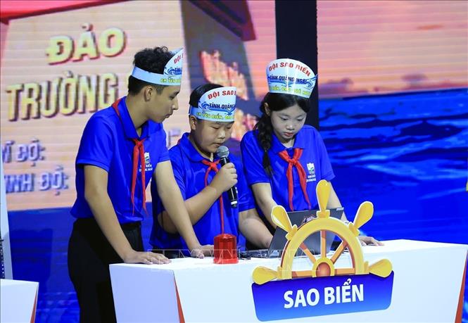 Đội Sao Biển của tỉnh Quảng Ngãi tham gia cuộc thi. Ảnh: Tuấn Anh - TTXVN