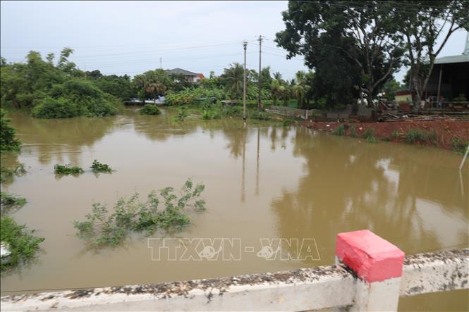 Hiện nước trên các sông, suối trên địa bàn tỉnh Thanh Hóa tiếp tục dâng cao. Ảnh: Khiếu Tư - TTXVN