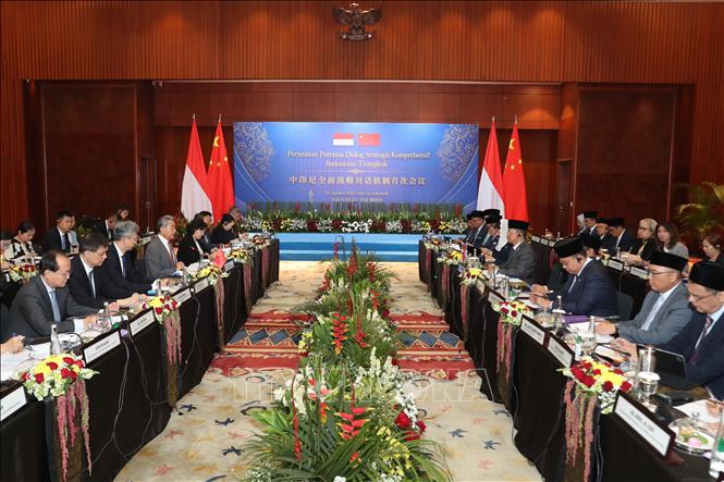 Bộ trưởng Ngoại giao Trung Quốc Vương Nghị và người đồng cấp Indonesia Sugiono đồng chủ trì Đối thoại Chiến lược Toàn diện (CSD) tại Jakarta ngày 21/8/2026. Ảnh: THX/TTXVN phát