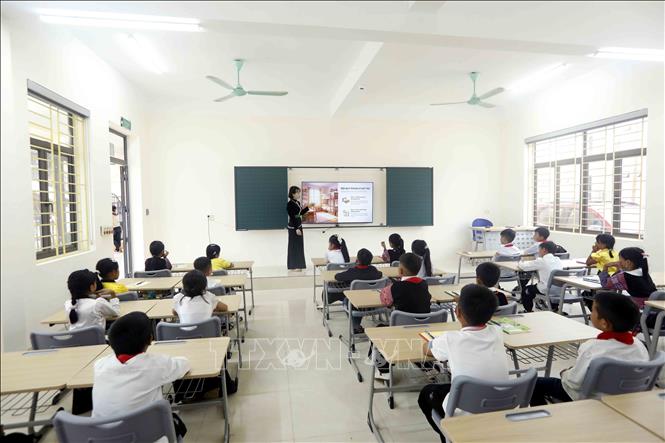 Vận hành thử tại Trường phổ thông nội trú Tiểu học và Trung học cơ sở Yên Sơn. Ảnh: Quang Quyết - TTXVN