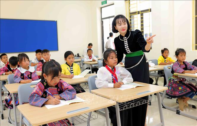 Vận hành thử tại Trường phổ thông nội trú Tiểu học và Trung học cơ sở Yên Sơn. Ảnh: Quang Quyết - TTXVN
