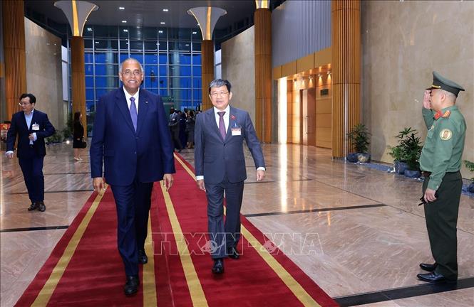 Chủ tịch Quốc hội Côte d’Ivoire Patrick Achi đến sân bay quốc tế Nội Bài. Ảnh: Tuấn Anh - TTXVN

