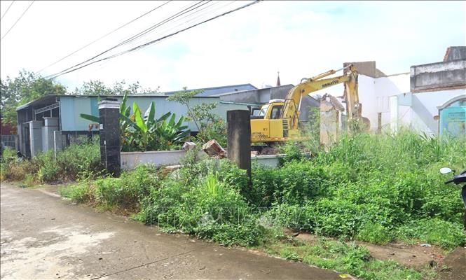 Các công trình nhà ở được tháo dỡ để bàn giao mặt bằng phục vụ dự án cao tốc Bắc – Nam, phía Tây đoạn Gia Nghĩa – Chơn Thành đoạn qua phường Bình Phước. Ảnh: Nhật Bình – TTXVN