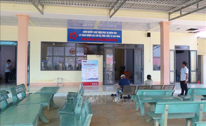 Tại xã Đăk Nhau, việc chấn chỉnh kỷ luật, kỷ cương hành chính được gắn với phân công nhiệm vụ cụ thể, xác định rõ trách nhiệm của từng cán bộ, công chức trong quá trình tiếp nhận và giải quyết hồ sơ. Ảnh: Đậu Tất Thành – TTXVN.