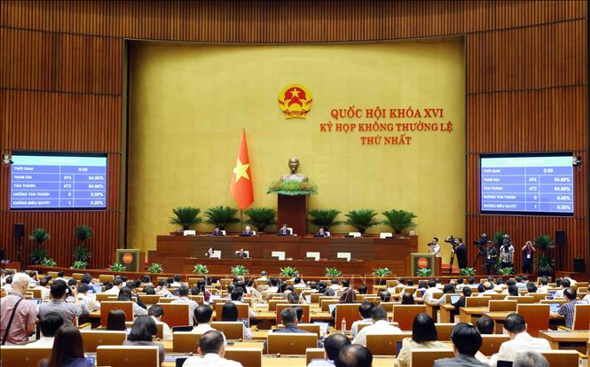 Quốc hội biểu quyết thông qua Luật Phòng, chống phổ biến vũ khí hủy diệt hàng loạt. Ảnh: Phạm Kiên - TTXVN
