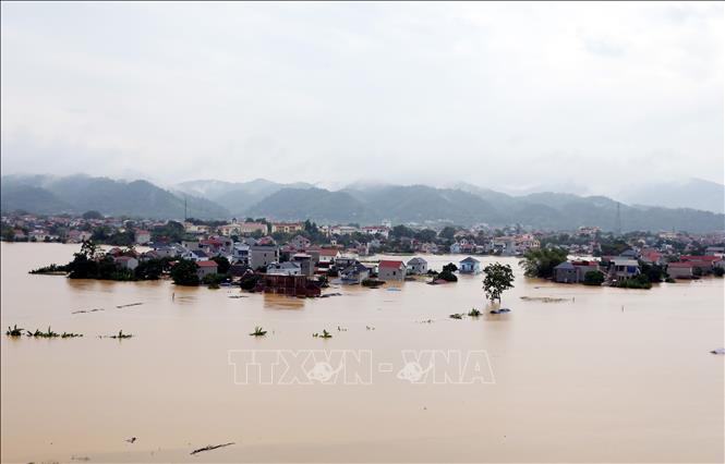 Nhiều khu dân cư tại xã Tràng Định, tỉnh Lạng Sơn chìm trong biển nước. Ảnh: Văn Đạt - TTXVN