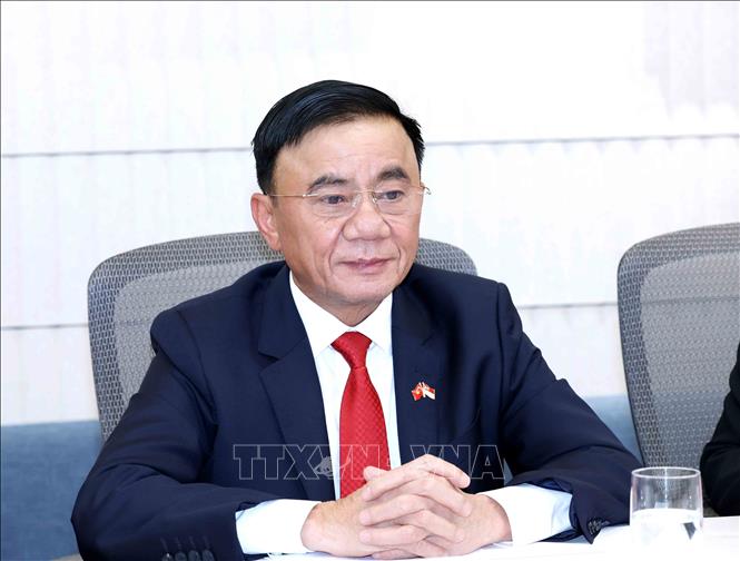 Thường trực Ban Bí thư Trần Cẩm Tú phát biểu tại cuộc hội kiến Chủ tịch Đảng Hành động Nhân dân Singapore Desmond Lee. Ảnh: Phương Hoa - TTXVN