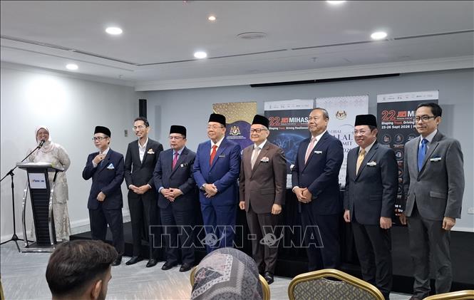 Ban tổ chức GHas và MIHAS tại buổi họp báo công bố mục tiêu doanh số tại chuỗi sự kiện Halal vào tháng 9/2026. Ảnh: TTXVN 