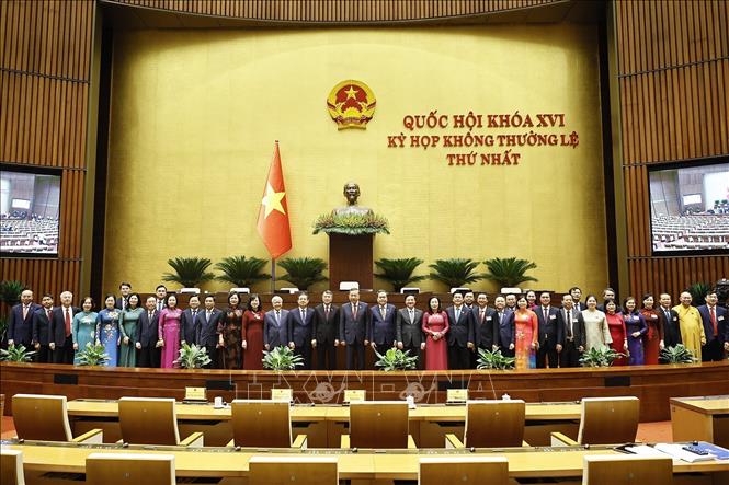 Tổng Bí thư, Chủ tịch nước Tô Lâm; Thủ tướng Lê Minh Hưng và đại biểu chụp ảnh lưu niệm. Ảnh: Doãn Tấn - TTXVN