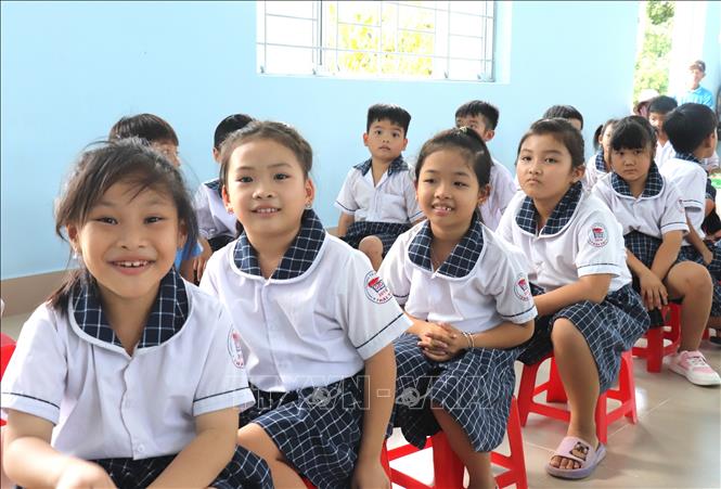 Sở Giáo dục và Đào tạo đã phối hợp các sở, ngành và địa phương tham mưu đầu tư xây dựng trường liên cấp tại 19 xã biên giới. Ảnh: Đức Hạnh - TTXVN 