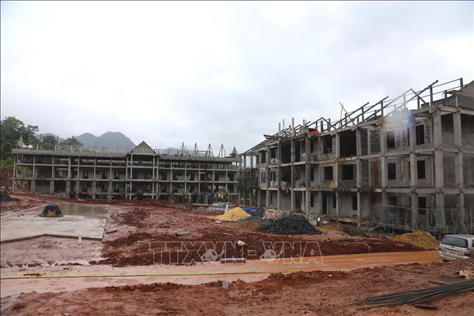 Trường Phổ thông Dân tộc Nội trú Tiểu học và THCS Thượng Trạch đang được tập trung đẩy nhanh tiến độ thi công, việc giải ngân cơ bản đáp ứng yêu cầu. Ảnh: Thanh Thuỷ - TTXVN