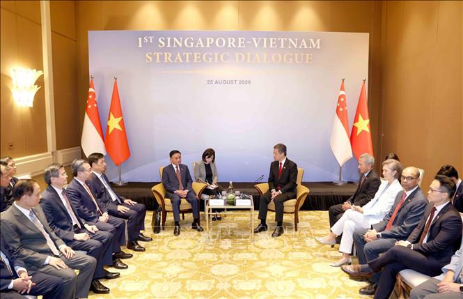 Phó Tổng Thư ký Đảng Hành động Nhân dân Singapore, Bộ trưởng Bộ Quốc phòng kiêm Bộ trưởng Điều phối dịch vụ công Chan Chun Sing chủ trì Lễ đón chính thức Ủy viên Bộ Chính trị, Thường trực Ban Bí thư Trần Cẩm Tú và đoàn cấp cao Đảng Cộng sản Việt Nam. Ảnh: Phương Hoa - TTXVN