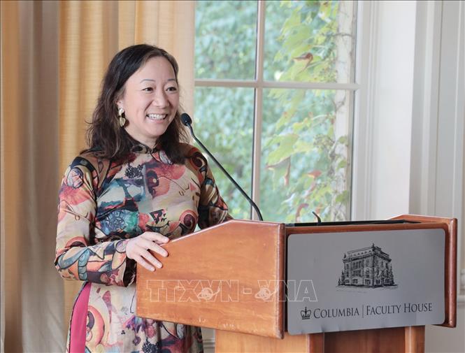 Giáo sư Nguyễn Thị Liên Hằng phát biểu đề dẫn Chương trình Lãnh đạo Việt Nam (VLP) 2026. Ảnh: Thanh Tuấn - Phóng viên TTXVN tại Mỹ