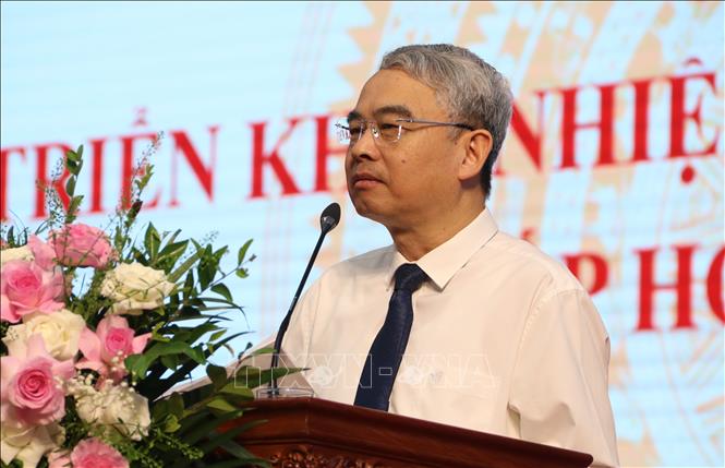 Ủy viên Ban Thường vụ Tỉnh ủy, Giám đốc Sở Giáo dục và Đào tạo Hưng Yên Phạm Đồng Thụy phát biểu chỉ đạo. Ảnh: Thu Hoài - TTXVN