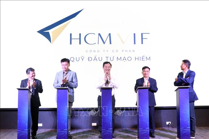 Công bố logo và hệ thống nhận diện thương hiệu của HCM VIF. Ảnh: Tiến Lực - TTXVN