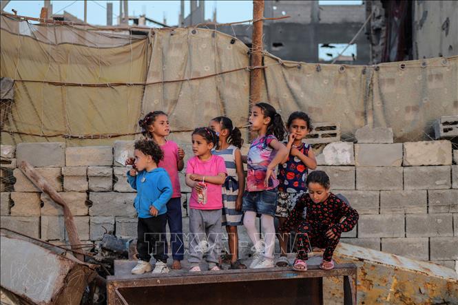 Trẻ em Palestine tại trại tị nạn ở phía Tây thành phố Gaza. Ảnh: THX/TTXVN phát