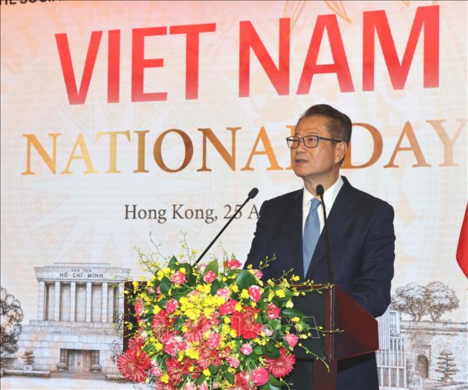 Cục trưởng Cục Tài chính Hong Kong Paul CHAN Mo-po phát biểu chúc mừng Quốc khánh Việt Nam tại lễ kỷ niệm. Ảnh: Xuân Vịnh - Phóng viên TTXVN tại Hong Kong (Trung Quốc)