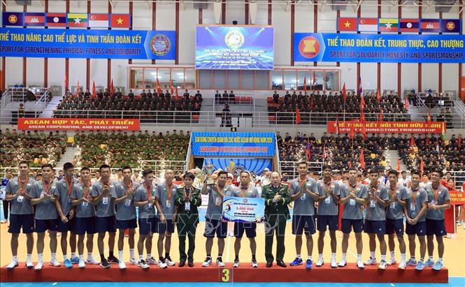 Đội tuyển Quân đội Myanmar đạt giải Ba. Ảnh: Tuấn Anh - TTXVN