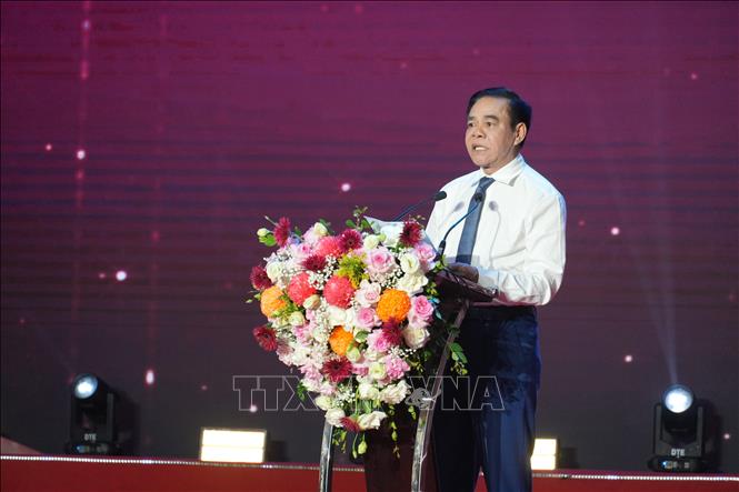 Chủ tịch UBND tỉnh Nghệ An Võ Trọng Hải phát biểu tại buổi lễ. Ảnh: Bích Huệ - TTXVN