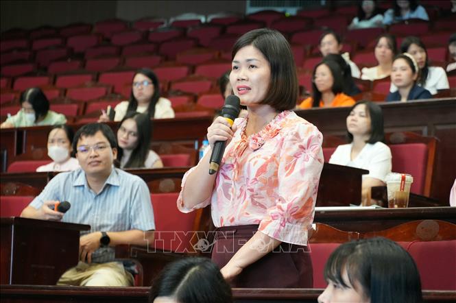 Đại diện doanh nghiệp nêu ý kiến, trao đổi những khó khăn, vướng mắc trong quá trình thực hiện chính sách lao động, bảo hiểm xã hội. Ảnh: Đồng Thúy - TTXVN