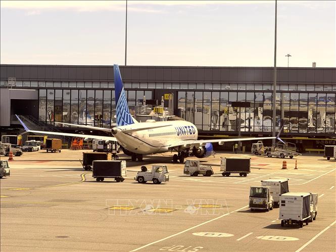 Một máy bay của United Airlines tại sân bay quốc tế San Francisco, bang California (Mỹ). Ảnh: Đoàn Hùng - P/v TTXVN tại Mỹ