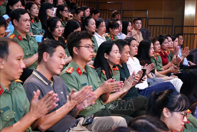 Các đại biểu dự buổi tọa đàm. Ảnh: Văn Điệp - TTXVN 