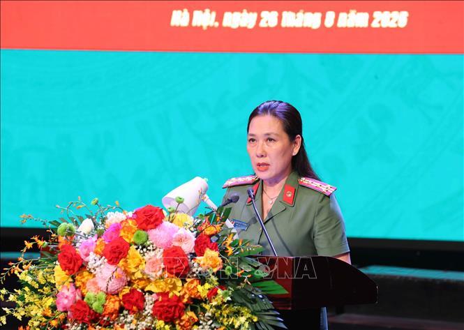 Đại tá Nguyễn Thị Thu Hằng, Phó Cục trưởng Cục Truyền thông Công an nhân dân (Bộ Công an) phát biểu. Ảnh: Văn Điệp - TTXVN 