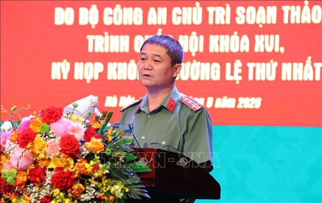 Đại tá Ngô Đức Thắng, Phó Cục trưởng Cục Pháp chế và cải cách hành chính, tư pháp (Bộ Công an) phát biểu. Ảnh: Văn Điệp - TTXVN