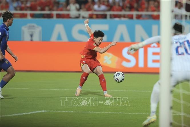 Pha dứt điểm của Đình Bắc. Ảnh: Minh Quyết - TTXVN