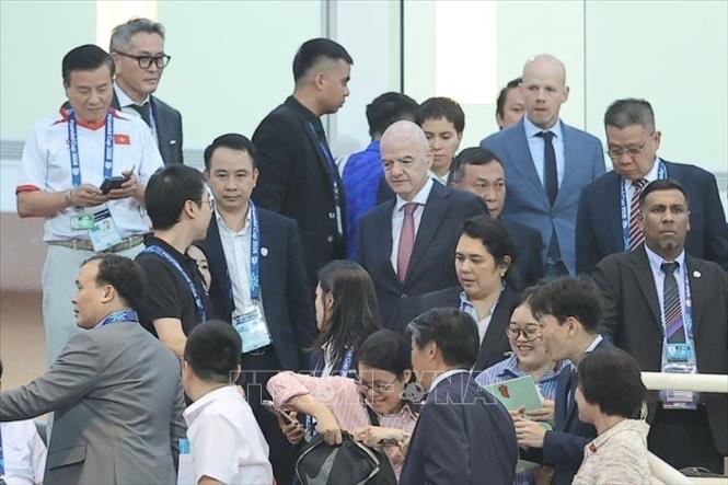 Chủ tịch FIFA Gianni Infantino dự khán. Ảnh: Minh Quyết - TTXVN