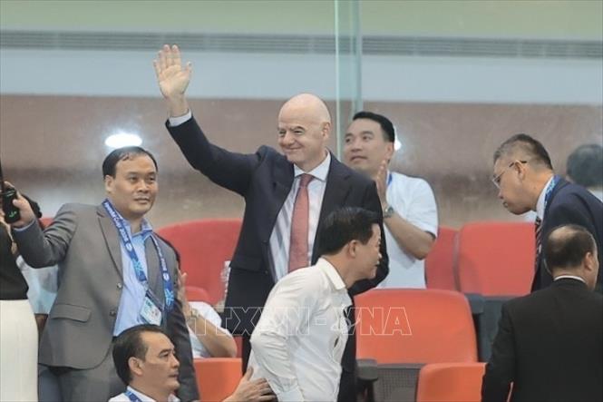 Chủ tịch FIFA Gianni Infantino dự khán. Ảnh: Minh Quyết - TTXVN