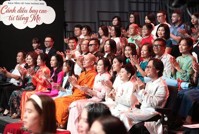 Đông đảo kiều bào, khán giả trong nước tham dự chương trình Gala tiếng Việt thân thương năm 2026. Ảnh: TTXVN phát