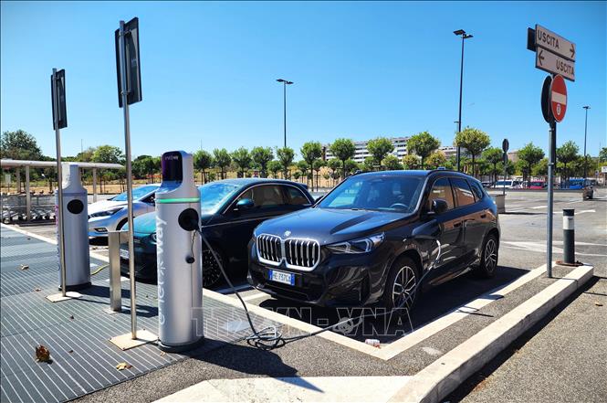 Báo cáo khẳng định sự chuyển đổi xanh của doanh nghiệp ngày nay không còn xuất phát từ nghĩa vụ pháp lý, mà là cơ hội kinh doanh. Ảnh: Việt Hải - PV TTXVN tại Italy