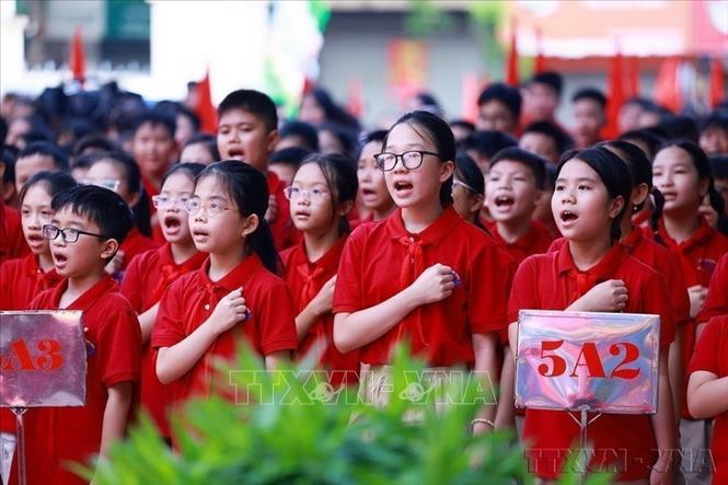 Hệ thống giáo dục được đổi mới theo hướng toàn diện và thực chất. Trong ảnh: Bắt đầu từ năm học 2025 - 2026, Bộ Chính trị thống nhất cao chủ trương thực hiện miễn toàn bộ học phí cho học sinh từ mầm non đến hết trung học phổ thông công lập trên cả nước. Ảnh: Dương Giang– TTXVN