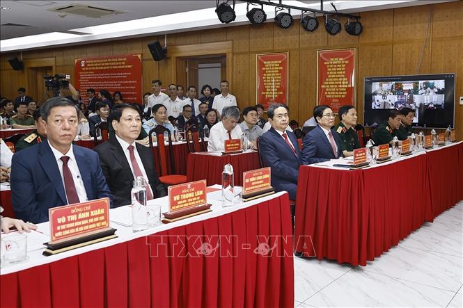 Chủ tịch Quốc hội Trần Thanh Mẫn và các đồng chí lãnh đạo, nguyên lãnh đạo Đảng, Nhà nước dự Lễ giới thiệu cuốn sách 