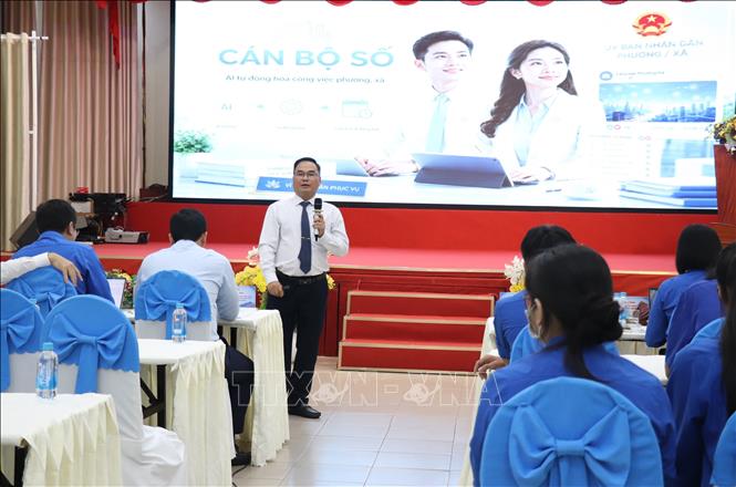 Tập huấn nâng cao năng lực số cho cán bộ Đoàn, đoàn viên, thanh niên, học sinh, sinh viên. Ảnh: Đức Hạnh - TTXVN 