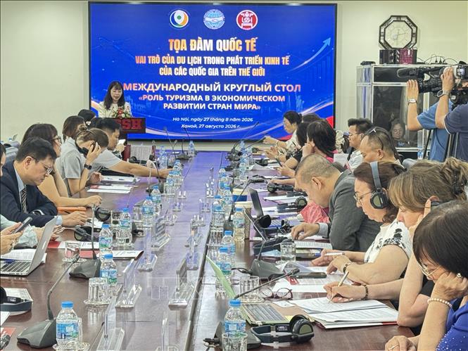 Toạ đàm “Vai trò của du lịch trong phát triển kinh tế của các quốc gia trên thế giới”. Ảnh: Hải Ngọc - TTXVN