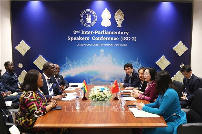 Phó Chủ tịch Quốc hội Nguyễn Thị Thanh hội kiến Phó Chủ tịch thứ hai Quốc hội Ghana Andrew Asiamah Amoako. Ảnh: Minh Hưng - PV TTXVN tại Campuchia