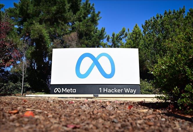 Biểu tượng Meta tại trụ sở của Tập đoàn ở Menlo Park, California, Mỹ. Ảnh: Anadolu Agency/TTXVN