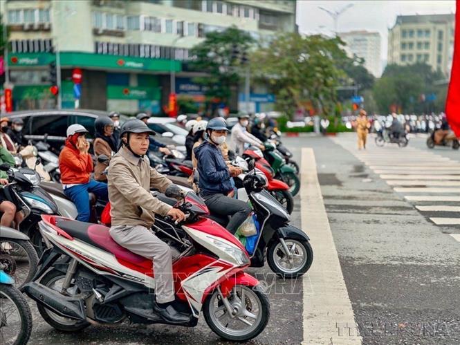 Nghị quyết 18-NQ/TW nêu xây dựng xã hội kỷ cương, an toàn, văn minh, hài hòa và phát triển. Trong ảnh: Sau hơn 2 tháng triển khai mô hình “ba nhất” (từ 19/12/2025 đến nay), tình hình trật tự, an toàn giao thông và trật tự đô thị trên tuyến Nguyễn Chí Thanh (Hà Nội) có nhiều chuyển biến tích cực. Ảnh: Trung Nguyên - TTXVN