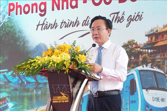 Phó Chủ tịch UBND tỉnh Quảng Trị Hoàng Xuân Tân phát biểu tại Lễ khai trương. Ảnh: Tá Chuyên – TTXVN 