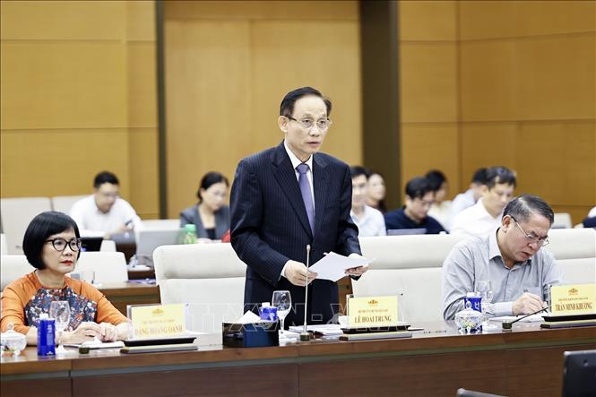Bộ trưởng Bộ Ngoại giao Lê Hoài Trung thuyết trình về nội dung cơ bản của dự thảo. Ảnh: Doãn Tấn - TTXVN