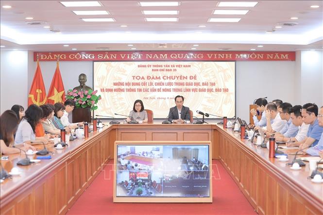 Tọa đàm chuyên đề: “Những nội dung cốt lõi, chiến lược trong giáo dục, đào tạo và định hướng thông tin các vấn đề nóng trong lĩnh vực giáo dục, đào tạo”. Ảnh: Minh Quyết - TTXVN