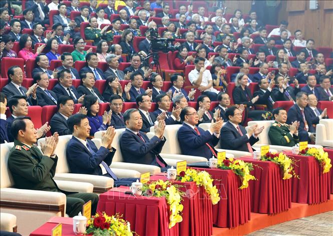 Tổng Bí thư, Chủ tịch nước Tô Lâm và các đại biểu dự Lễ công bố Nghị quyết của Quốc hội về việc thành lập thành phố Quảng Ninh và đón nhận Huân chương Lao động hạng Nhất. Ảnh: Thống Nhất – TTXVN