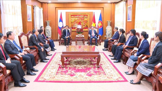 Đoàn Viện Kiểm sát Nhân dân tối cao do đồng chí Lyvong Laoly, Ủy viên Trung ương Đảng, Viện trưởng làm Trưởng đoàn đến chúc mừng. Ảnh: Xuân Tú – PV TTXVN tại Lào