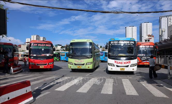 Bến xe Giáp Bát đông đúc, nhộn nhịp trong buổi chiều 28/8. Ảnh: Quốc Khánh - TTXVN